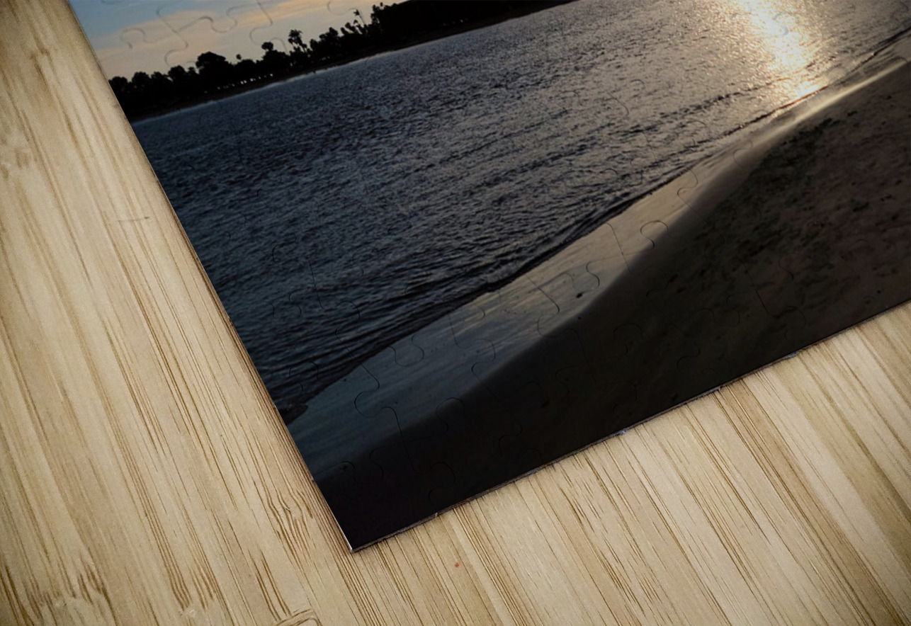 Soft Waves Carry the Day’s Goodbye Click4Pix Puzzle