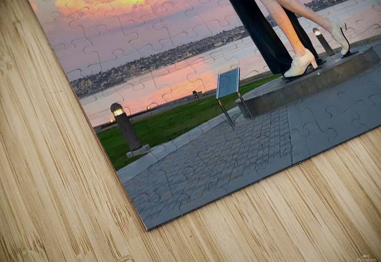 The Warm Frozen Kiss   Click4Pix Puzzle